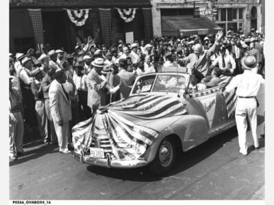 When Ike’s campaign motorcade visited Indiana Avenue.
